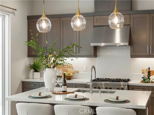 220  Edna Pkwy  , Lake Forest, CA