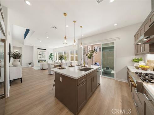 220  Edna Pkwy  , Lake Forest, CA