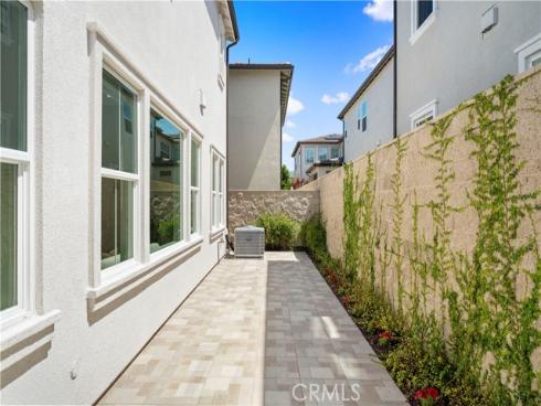 220  Edna Pkwy  , Lake Forest, CA