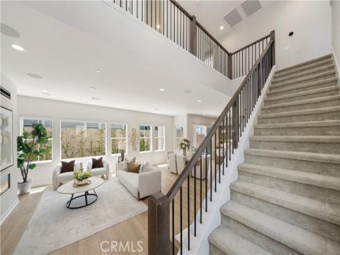 220  Edna Pkwy  , Lake Forest, CA