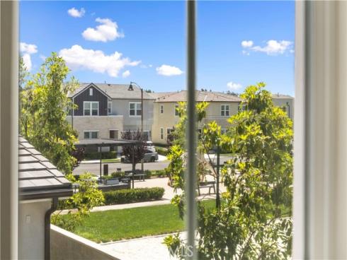 220  Edna Pkwy  , Lake Forest, CA