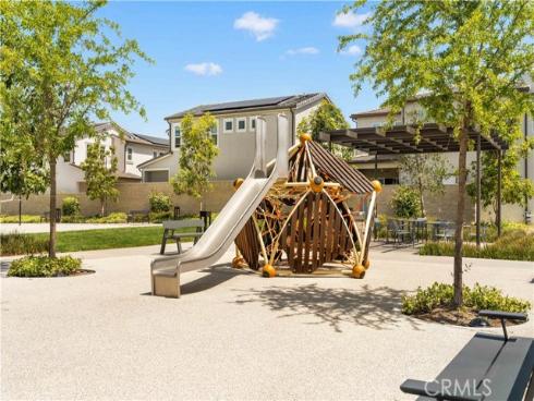 220  Edna Pkwy  , Lake Forest, CA