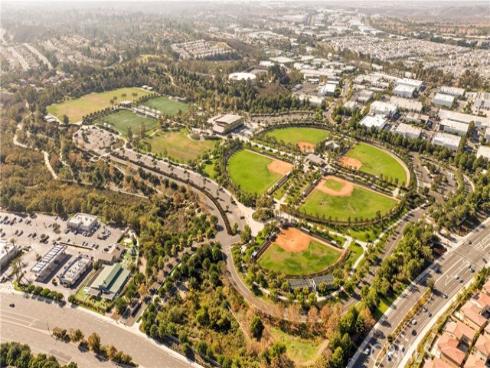 220  Edna Pkwy  , Lake Forest, CA