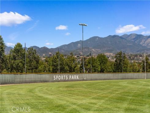 220  Edna Pkwy  , Lake Forest, CA