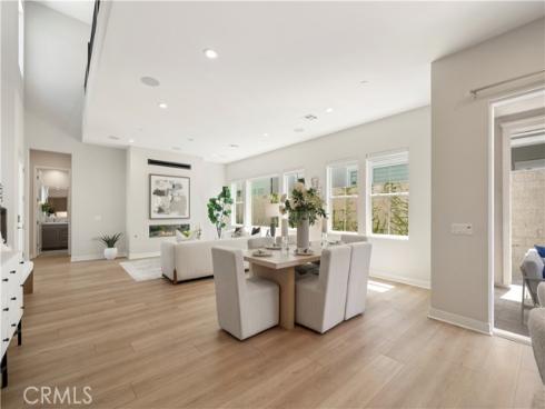 220  Edna Pkwy  , Lake Forest, CA