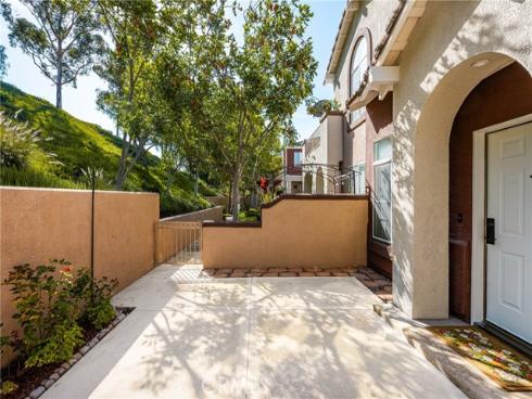 82 Santa Barbara Court, Lake Forest, CA