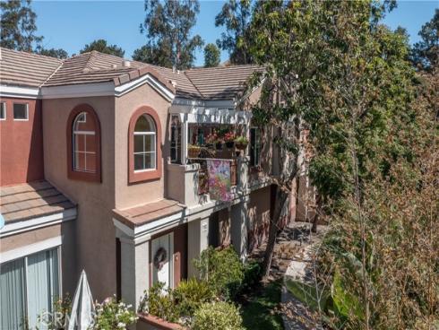112 Santa Barbara Court, Lake Forest, CA
