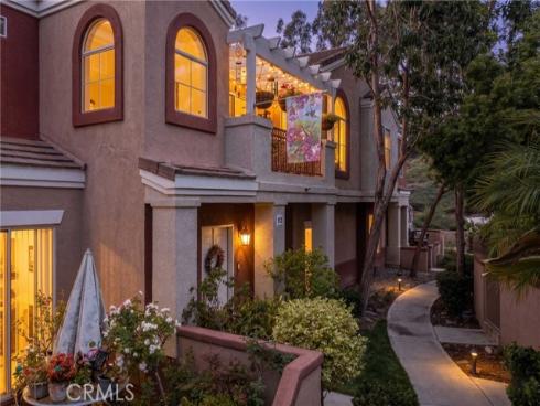 112 Santa Barbara Court, Lake Forest, CA