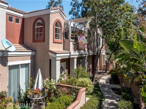 112 Santa Barbara Court, Lake Forest, CA