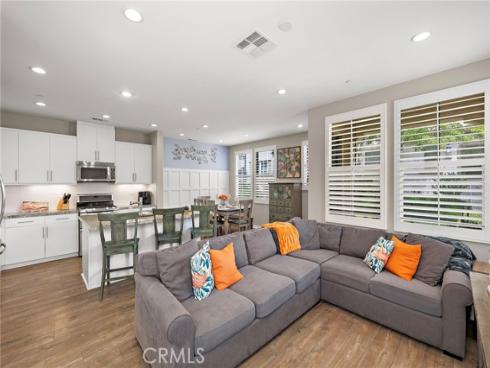 124 Wild Rose , Lake Forest, CA