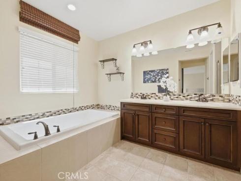 8 Willow Way , Lake Forest, CA