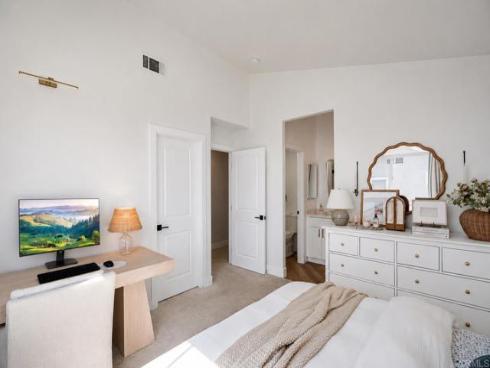 18 Chatri Circle , Lake Forest, CA