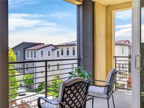 566 Catalonia , Lake Forest, CA