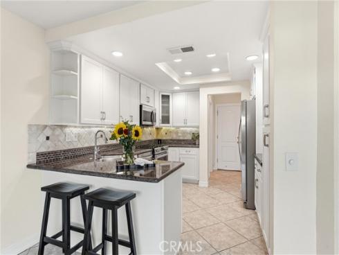 22062 Summit Hill 19 Drive, Lake Forest, CA