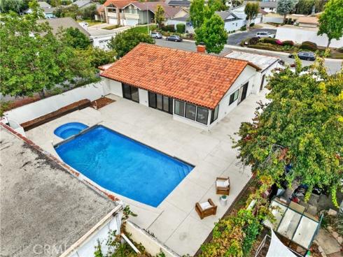25216 Miles , Lake Forest, CA