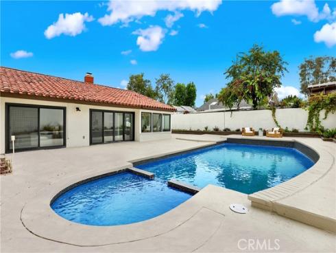 25216 Miles , Lake Forest, CA