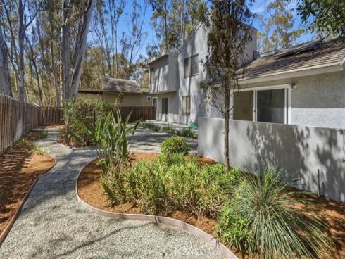 25045  Castlewood  , Lake Forest, CA