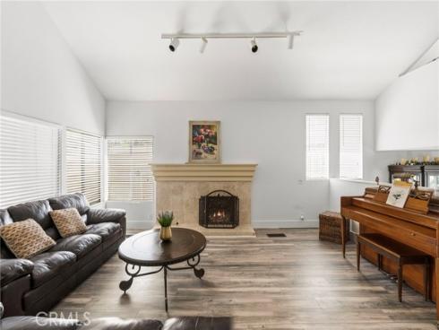 25012  Woodridge  , Lake Forest, CA