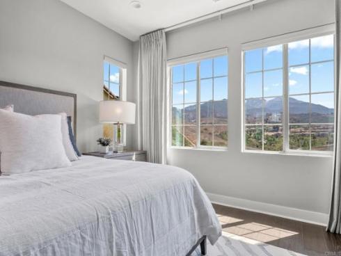 1832  Aliso Canyon Dr  , Lake Forest, CA