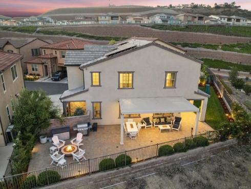 1832  Aliso Canyon Dr  , Lake Forest, CA
