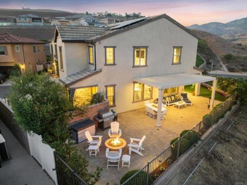 1832  Aliso Canyon Dr  , Lake Forest, CA