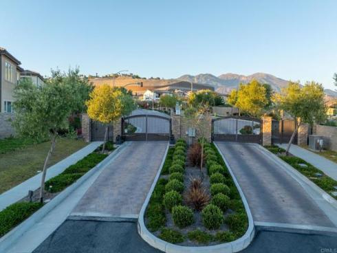 1832  Aliso Canyon Dr  , Lake Forest, CA