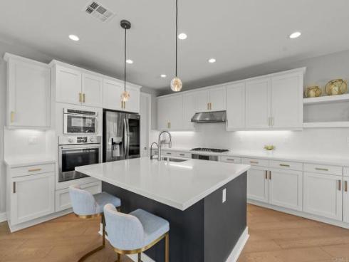 1832  Aliso Canyon Dr  , Lake Forest, CA