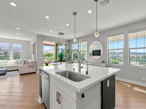 1832  Aliso Canyon Dr  , Lake Forest, CA