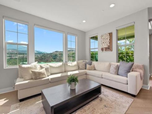1832  Aliso Canyon Dr  , Lake Forest, CA