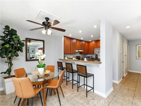25701 View Pointe 8C , Lake Forest, CA