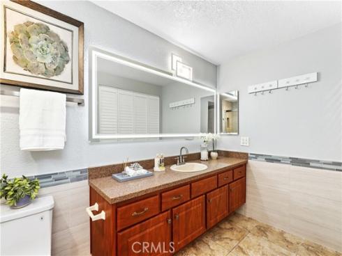25701 View Pointe 8C , Lake Forest, CA