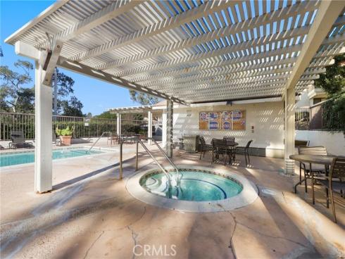 25701 View Pointe 8C , Lake Forest, CA