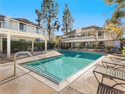 25701 View Pointe 8C , Lake Forest, CA