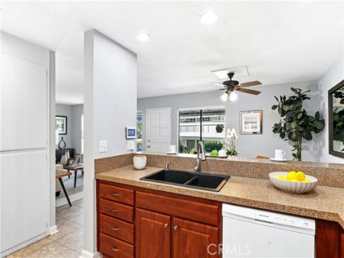 25701 View Pointe 8C , Lake Forest, CA