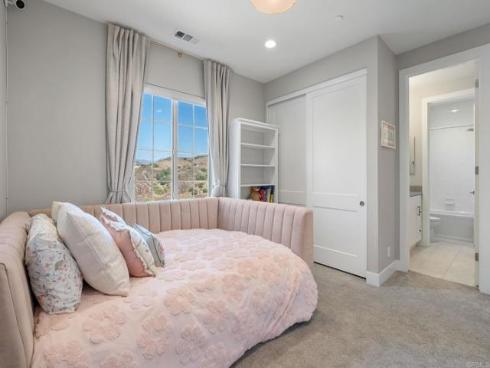1832 Aliso Canyon Dr , Lake Forest, CA