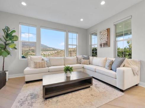 1832 Aliso Canyon Dr , Lake Forest, CA