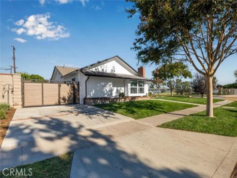 3181  Bostonian   Drive, Los Alamitos, CA