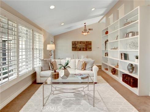 3272 Saint Albans Drive, Los Alamitos, CA