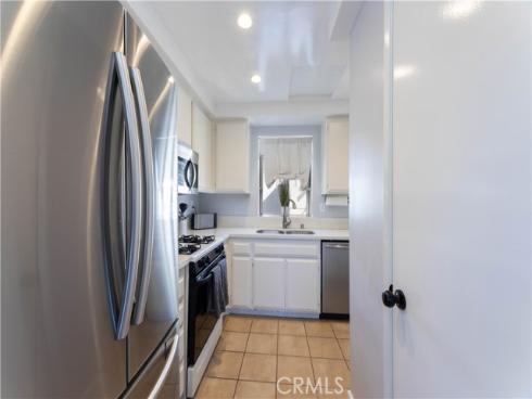 3845  Farquhar   Unit 305, Los Alamitos, CA