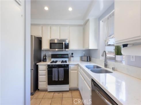 3845  Farquhar   Unit 305, Los Alamitos, CA