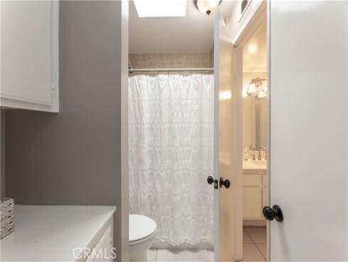 3845  Farquhar   Unit 305, Los Alamitos, CA