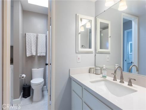 3845  Farquhar   Unit 305, Los Alamitos, CA