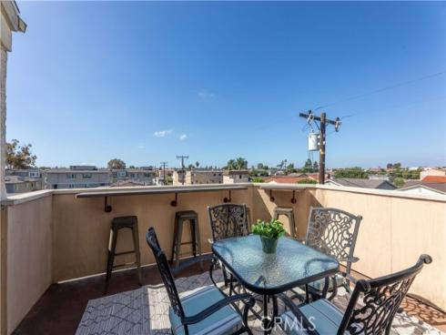 3845  Farquhar   Unit 305, Los Alamitos, CA