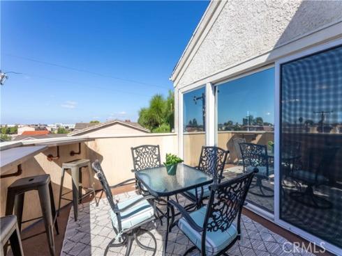 3845  Farquhar   Unit 305, Los Alamitos, CA