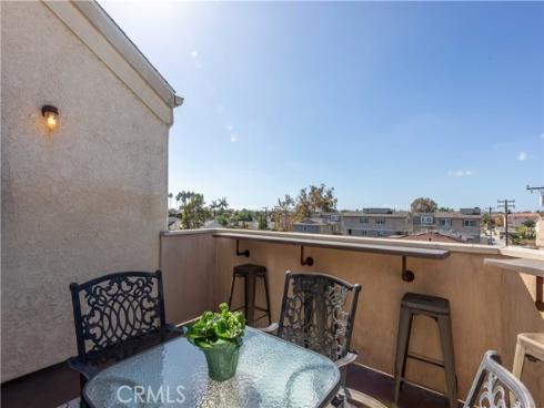 3845  Farquhar   Unit 305, Los Alamitos, CA