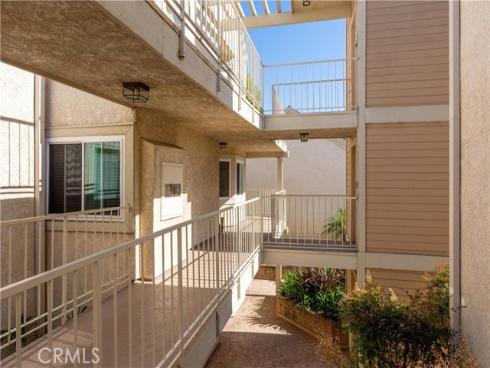 3845  Farquhar   Unit 305, Los Alamitos, CA