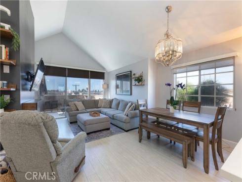 3845  Farquhar   Unit 305, Los Alamitos, CA