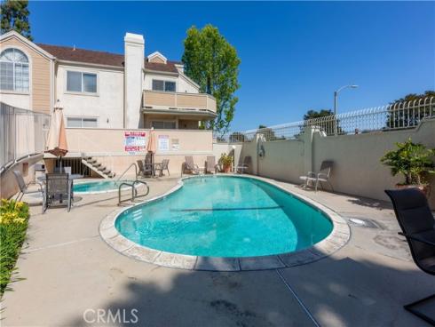 3845  Farquhar   Unit 305, Los Alamitos, CA