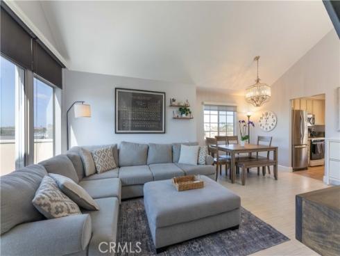 3845  Farquhar   Unit 305, Los Alamitos, CA