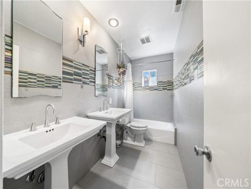 10702  Oak  , Los Alamitos, CA